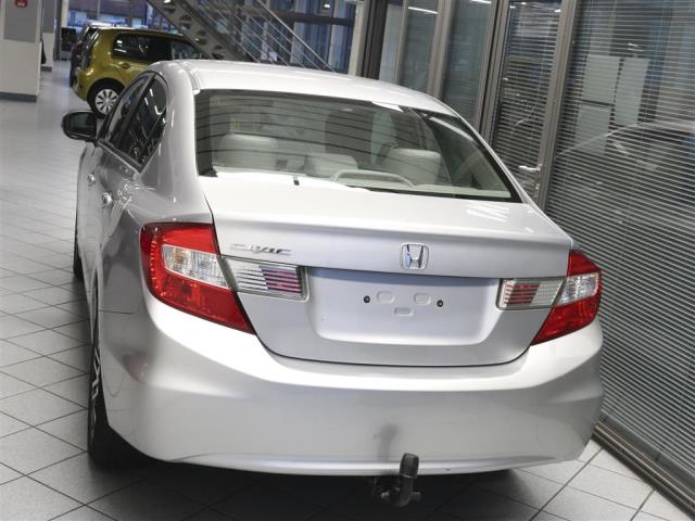 Honda Civic  für nur 11.850,- € bei Hoffmann Automobile in Wolfsburg kaufen und sofort mitnehmen - Bild 4