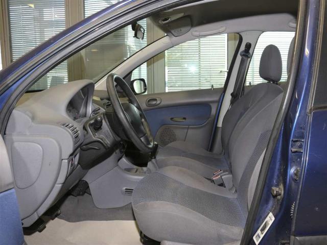 Peugeot 206  für nur 900,- € bei Hoffmann Automobile in Wolfsburg kaufen und sofort mitnehmen - Bild 10