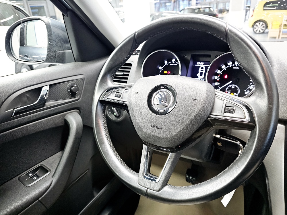 Skoda Yeti  bei Hoffmann Automobile in Wolfsburg kaufen und sofort mitnehmen - Bild 10