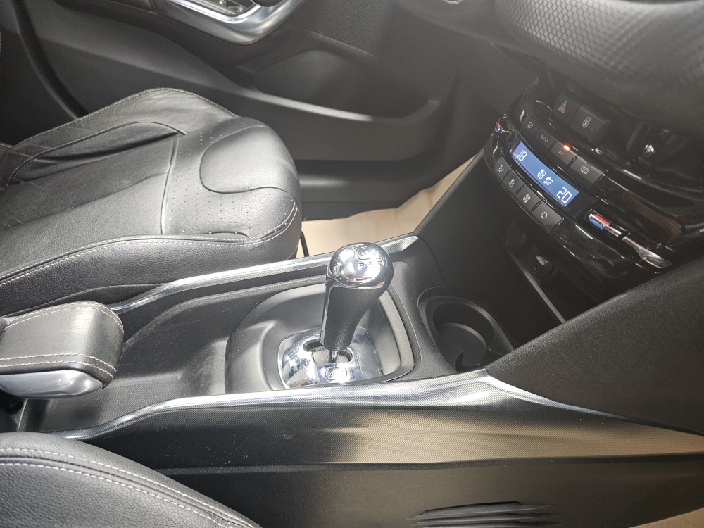 Peugeot 2008 – Foto 8