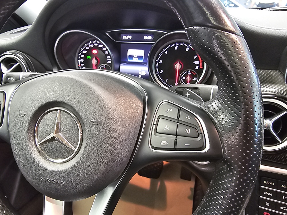 Mercedes-Benz GLA 200 – Foto 16