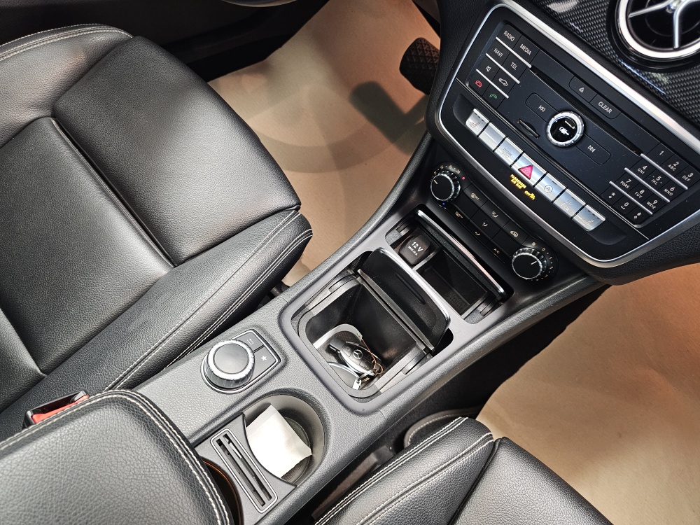 Mercedes-Benz GLA 200 – Foto 9