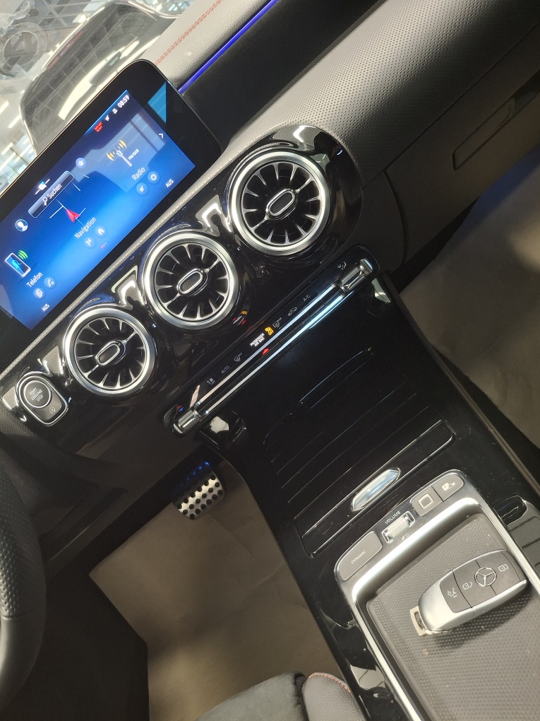 Mercedes-Benz CLA 180 – Foto 6
