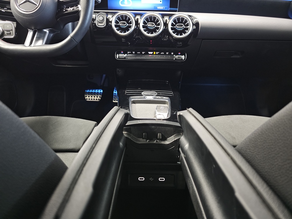 Mercedes-Benz CLA 250e – Foto 10