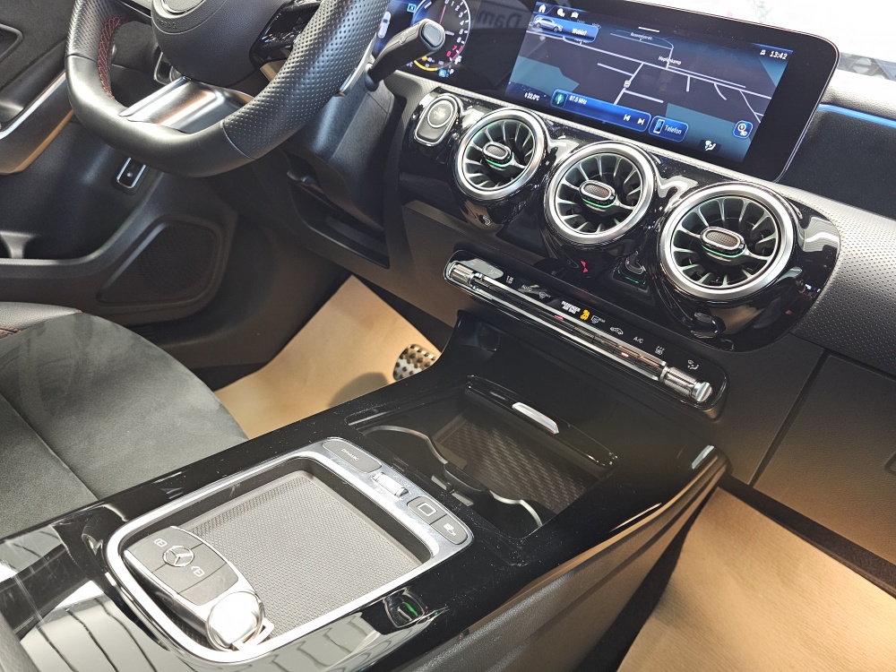 Mercedes-Benz A 250e – Foto 8