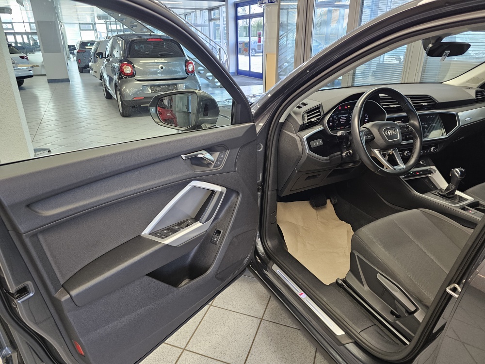 Audi Q3 – Foto 28