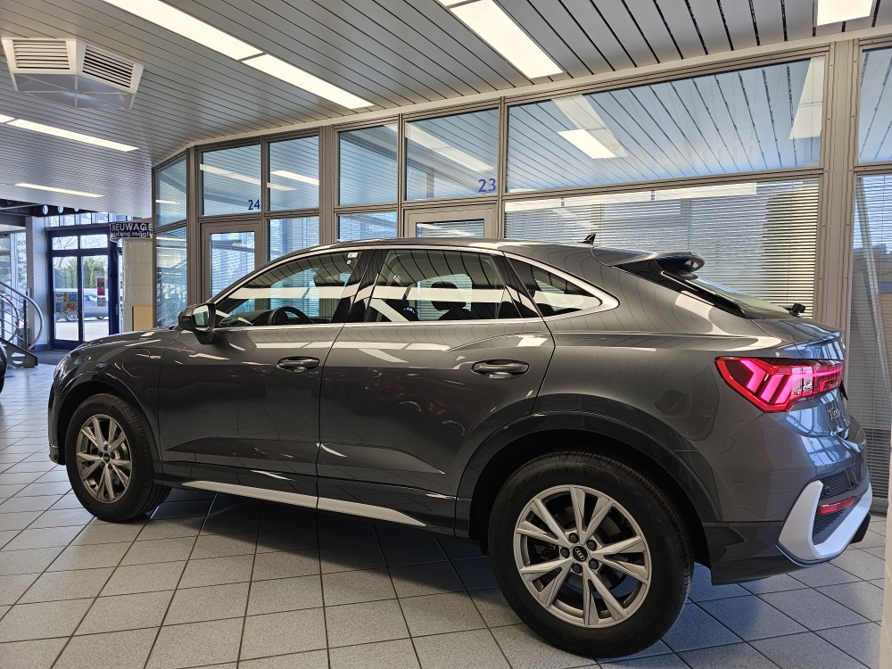Audi Q3 – Foto 29