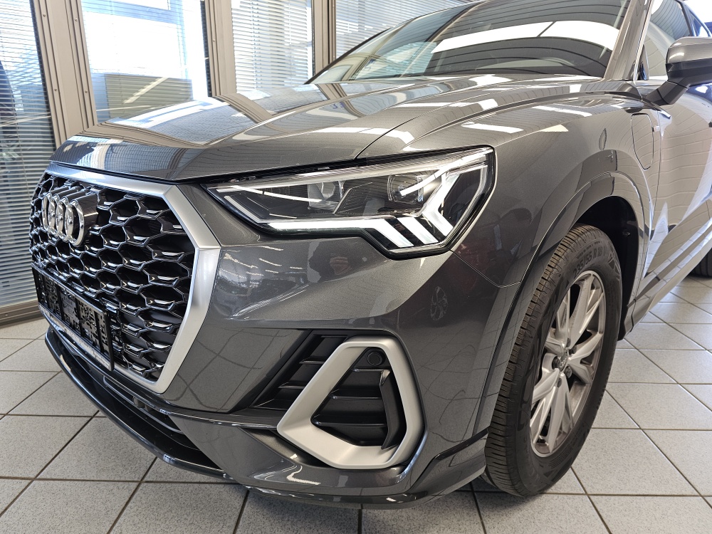 Audi Q3 – Foto 30