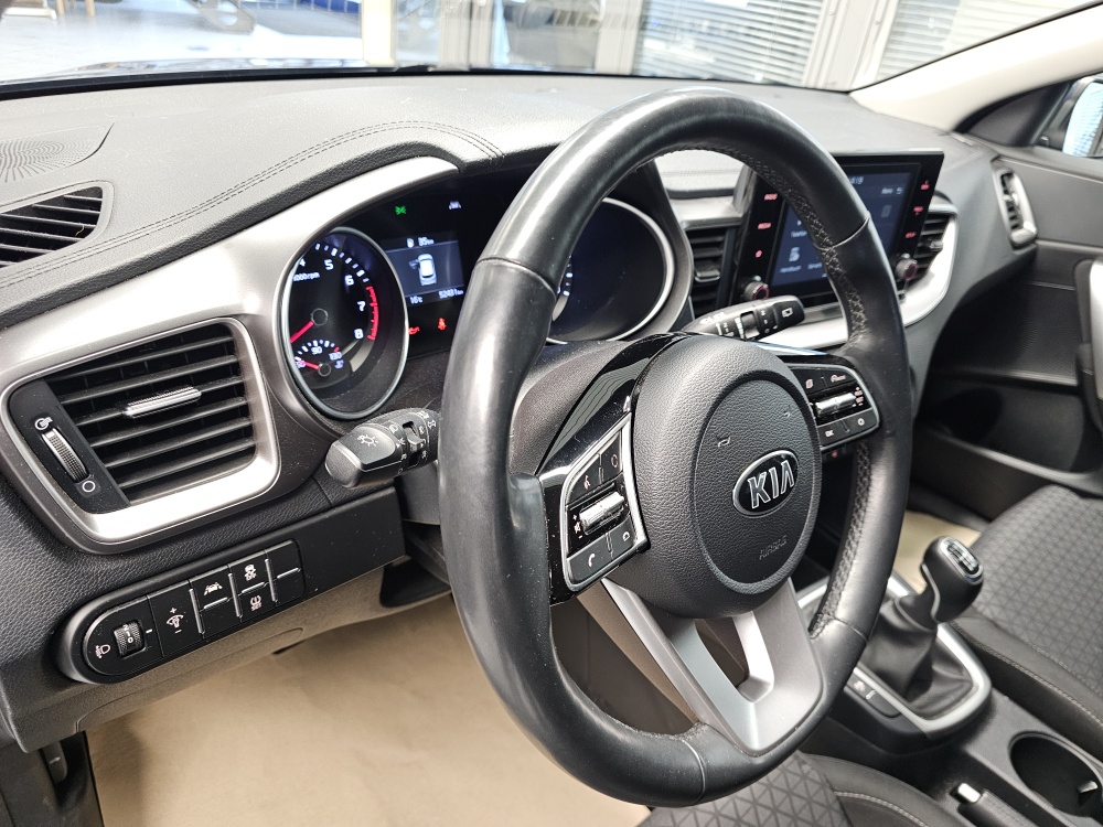 Kia Ceed – Foto 17