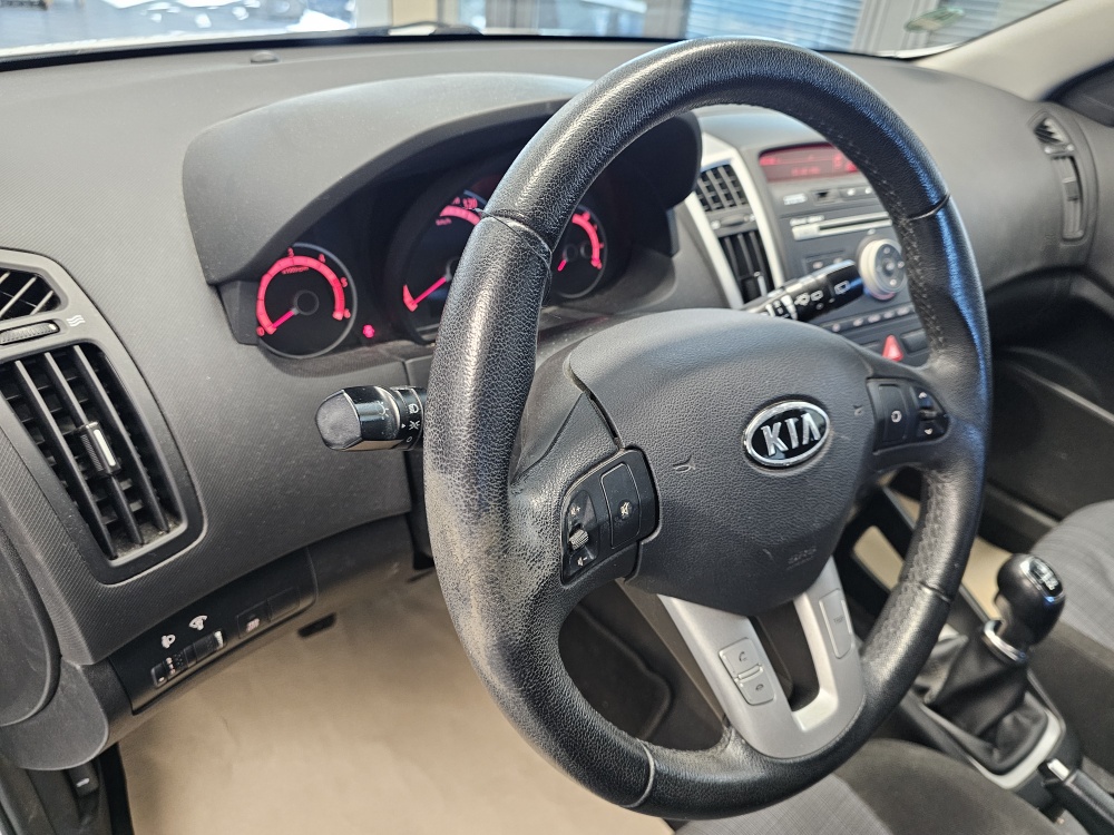 Kia Ceed – Foto 13