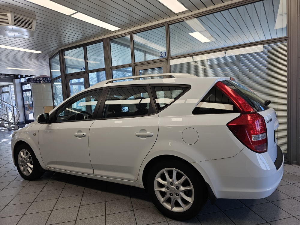 Kia Ceed – Foto 16