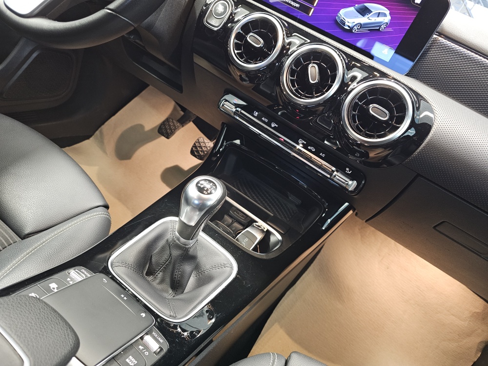 Mercedes-Benz A 200 – Foto 8