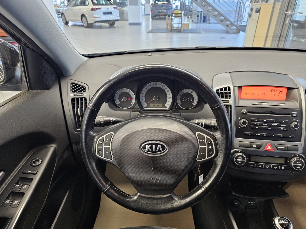 Kia Ceed – Foto 13