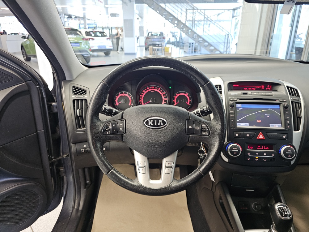Kia Ceed – Foto 15