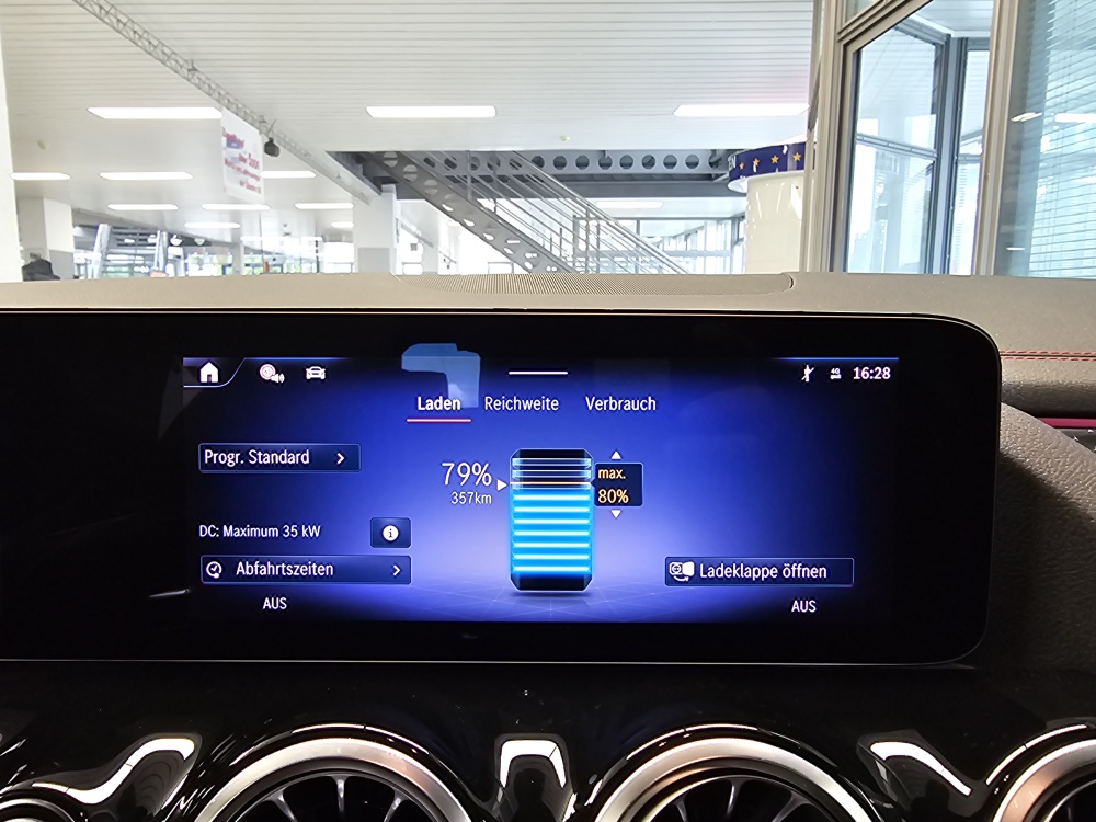 Mercedes-Benz EQA 250+ – Foto 16