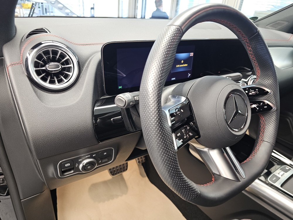 Mercedes-Benz EQA 250+ – Foto 28
