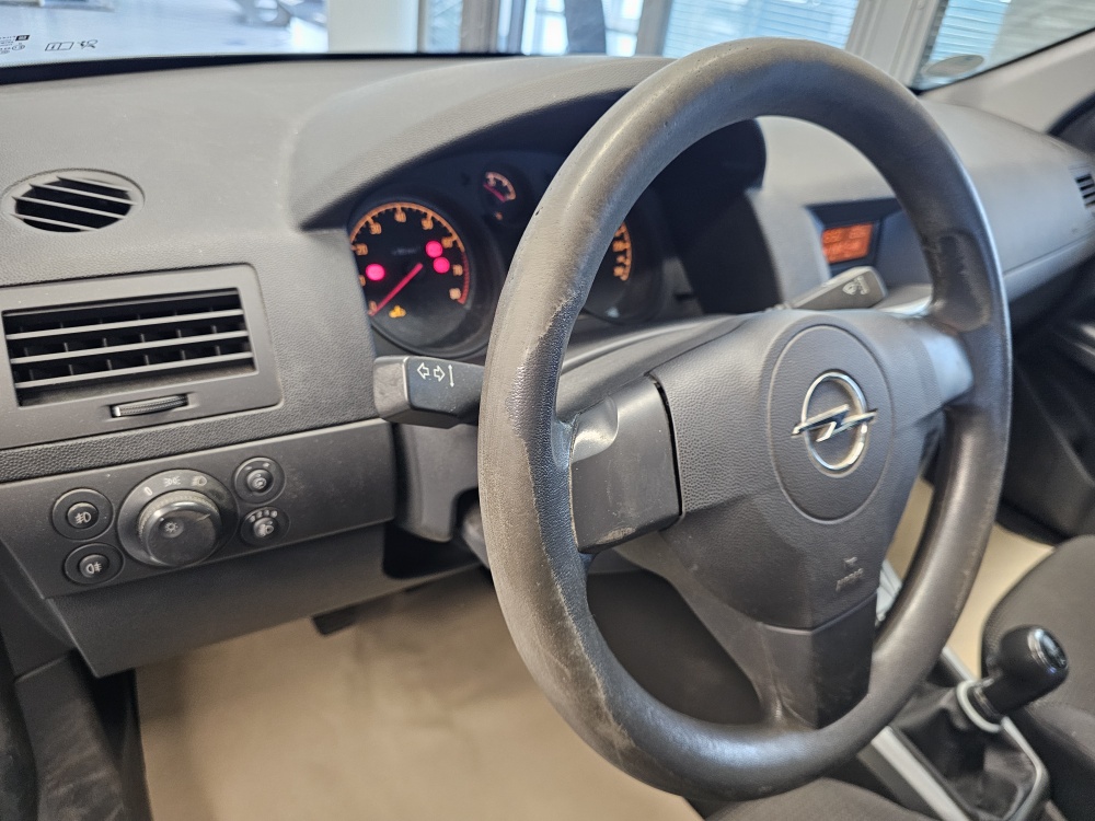 Opel Astra Caravan – Foto 10