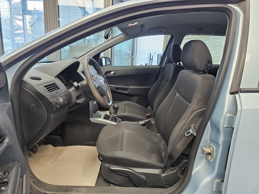 Opel Astra Caravan – Foto 11