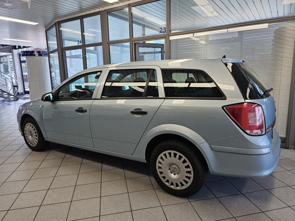 Opel Astra Caravan – Foto 13