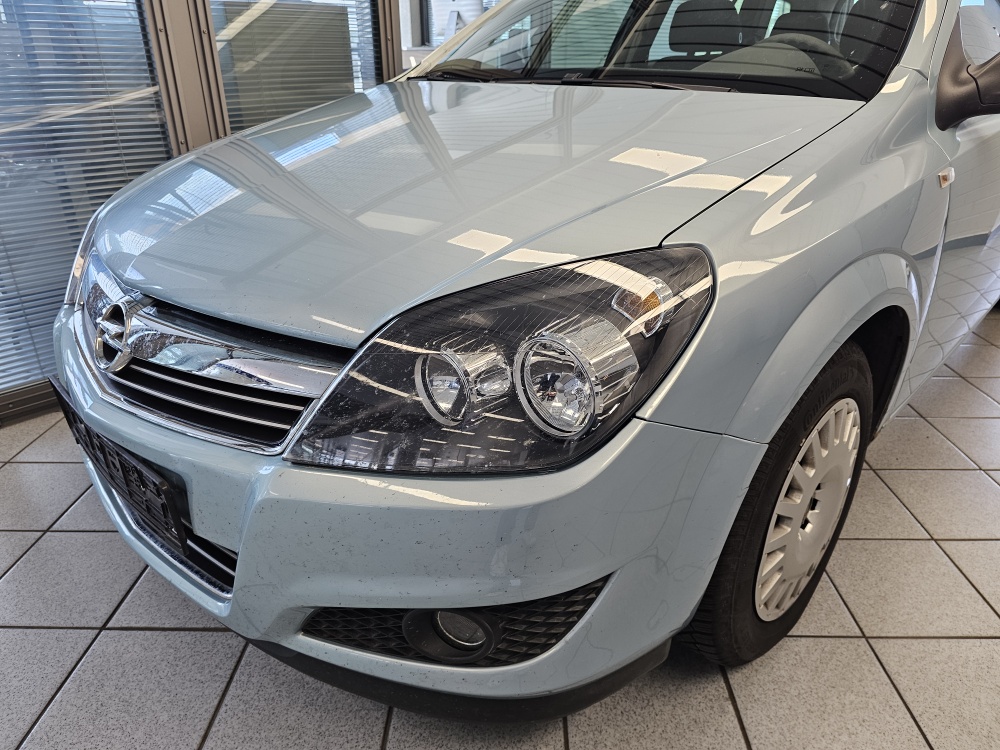 Opel Astra Caravan – Foto 14