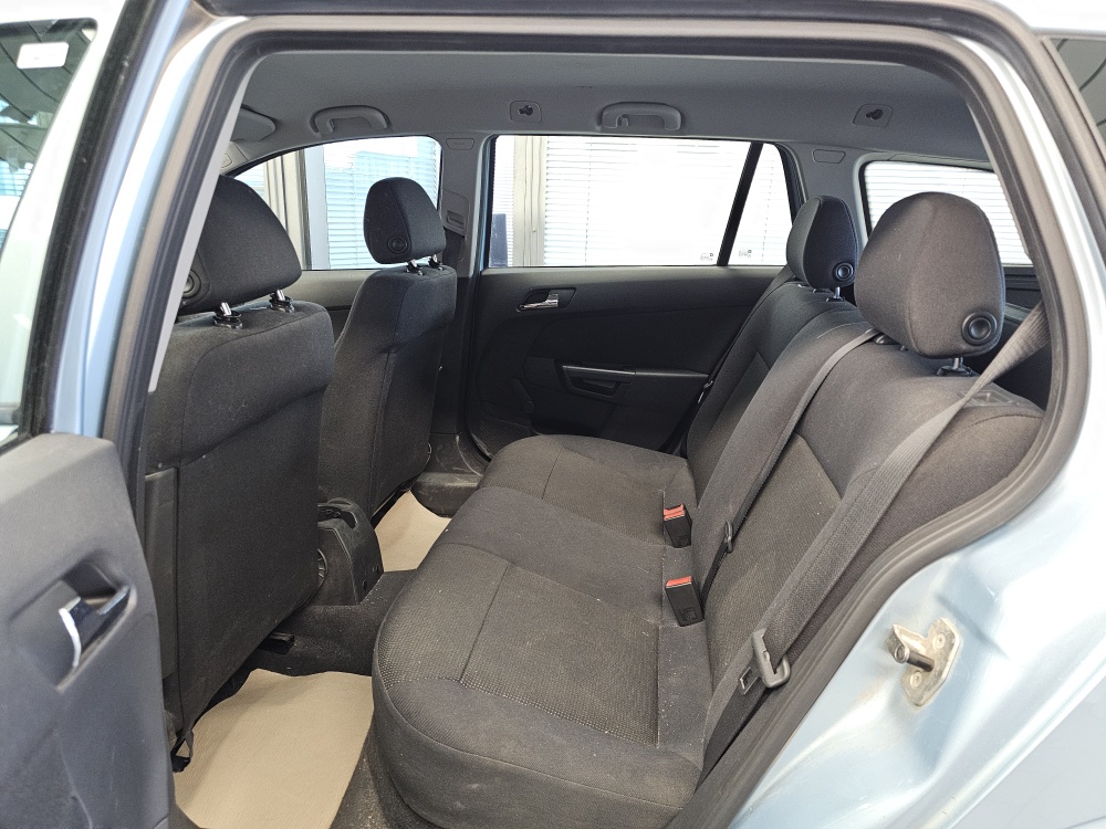 Opel Astra Caravan – Foto 4