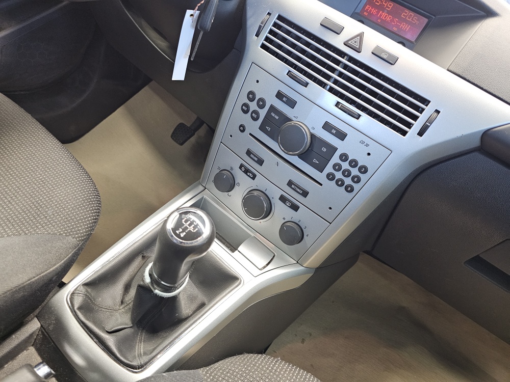 Opel Astra Caravan – Foto 6