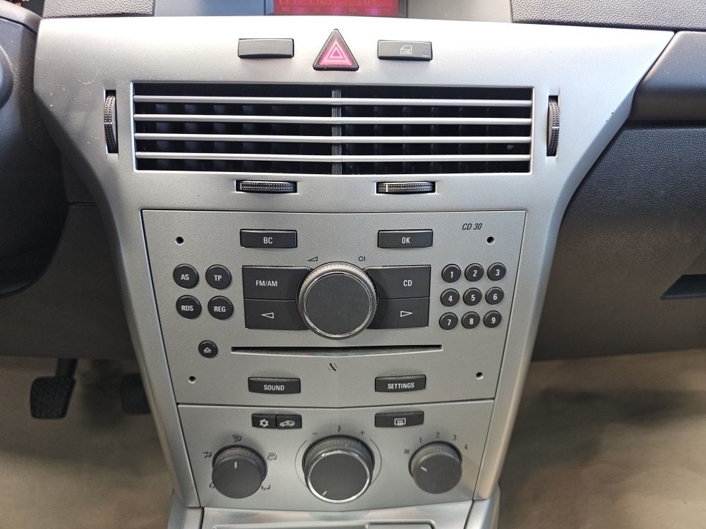 Opel Astra Caravan – Foto 7