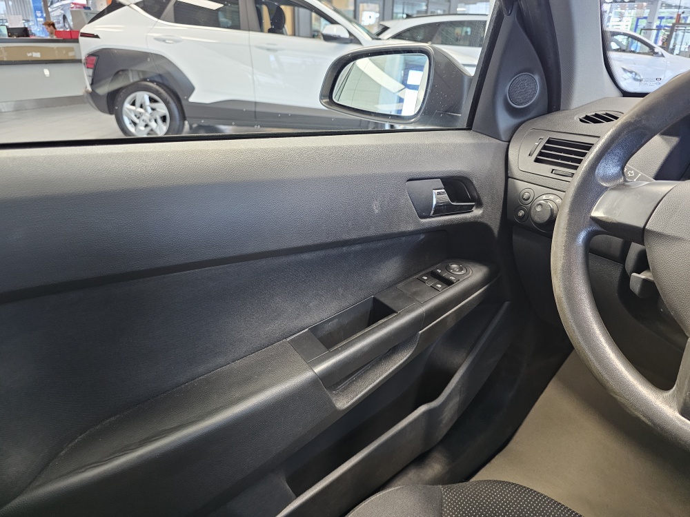 Opel Astra Caravan – Foto 8