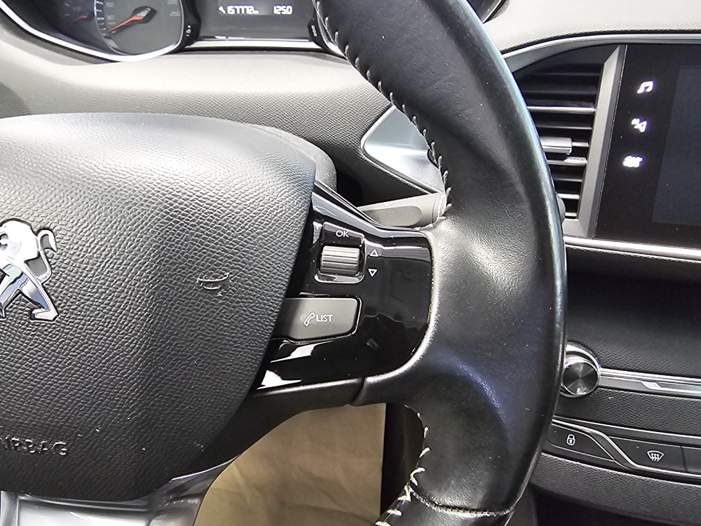 Peugeot 308 SW – Foto 12