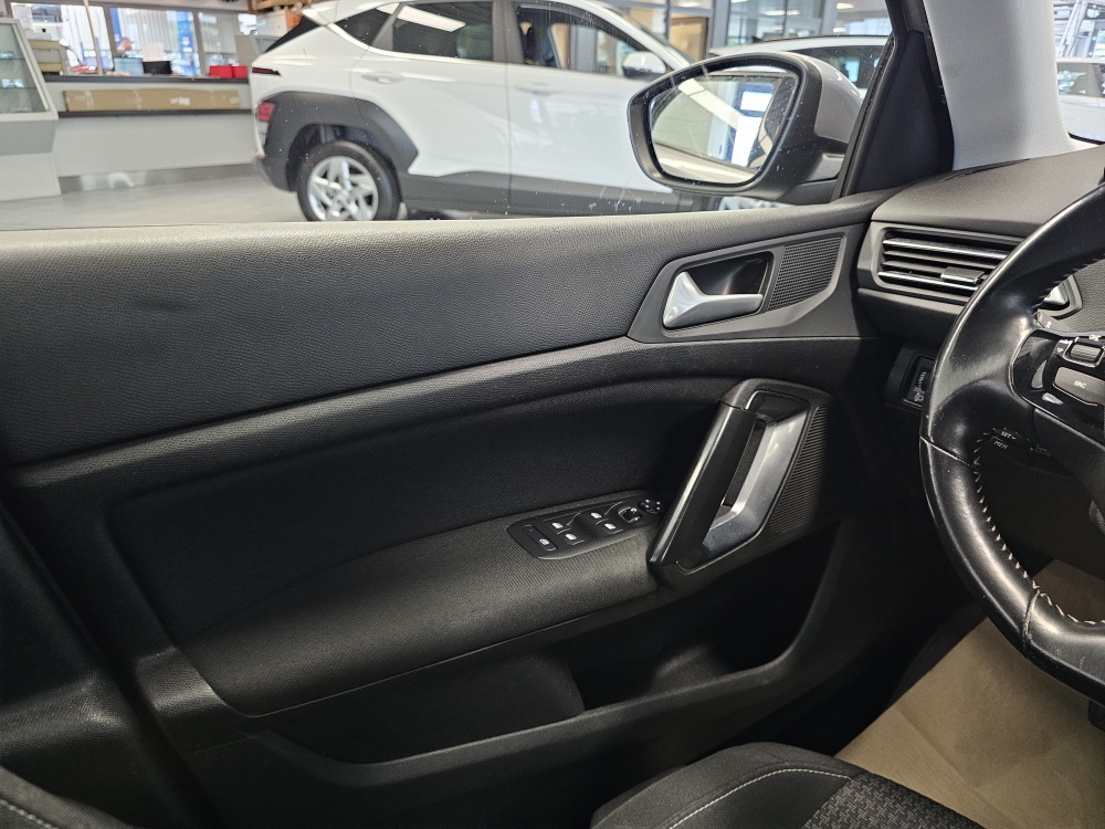 Peugeot 308 SW – Foto 14