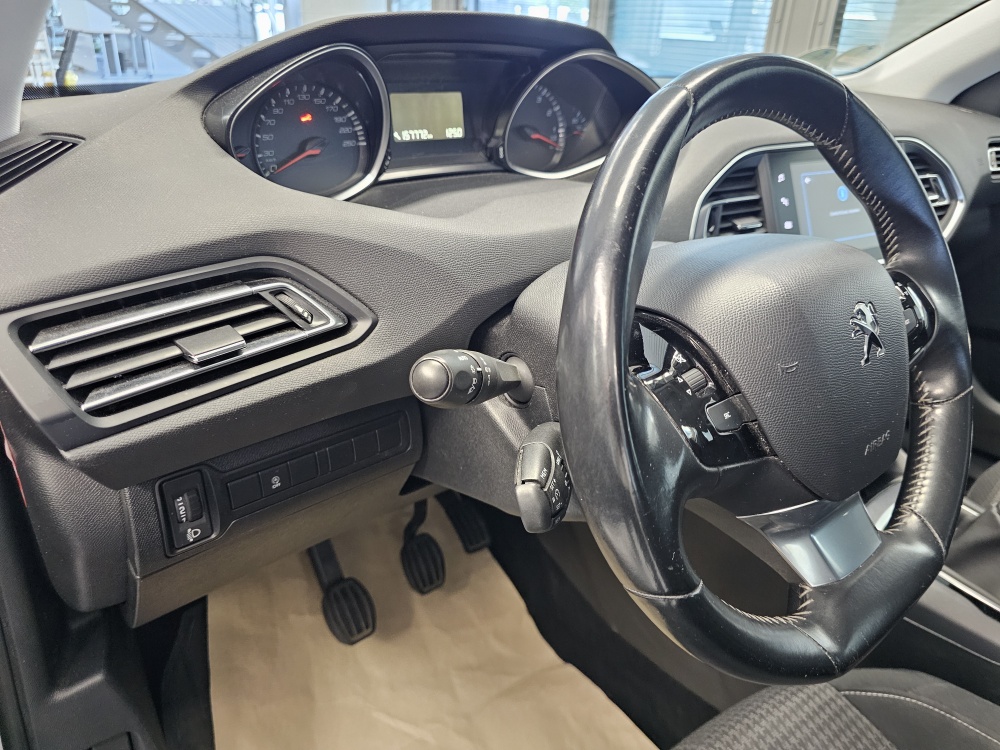 Peugeot 308 SW – Foto 16