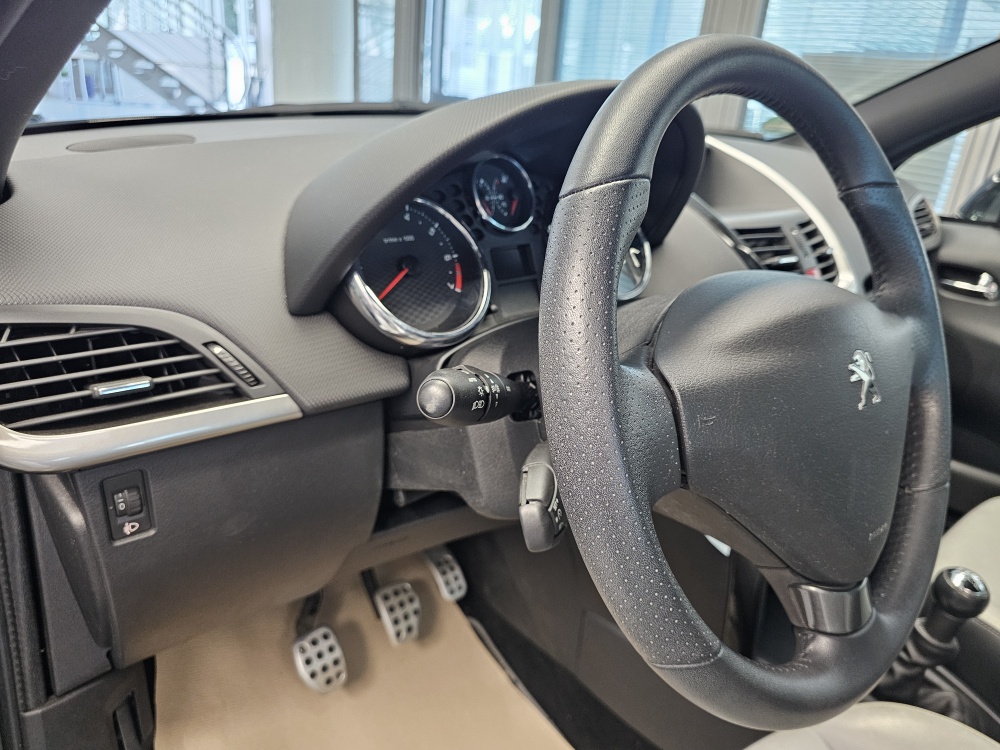 Peugeot 207 CC – Foto 11