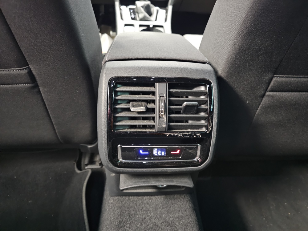 VW Passat Variant – Foto 8