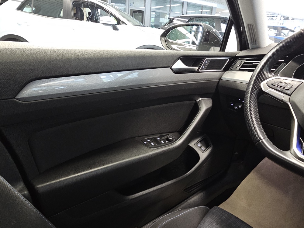VW Passat Variant – Foto 26