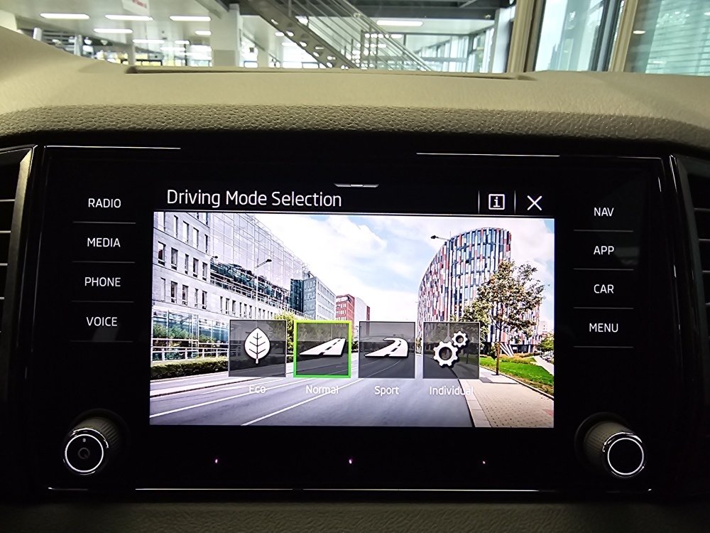 Skoda Karoq – Foto 18