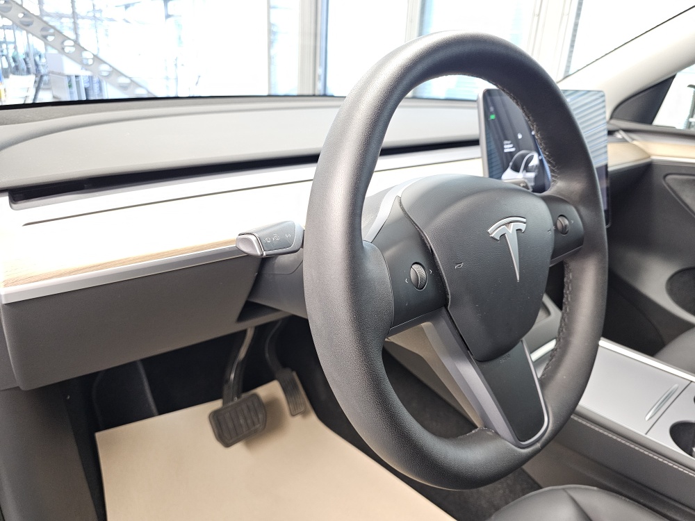 Tesla Model Y – Foto 19