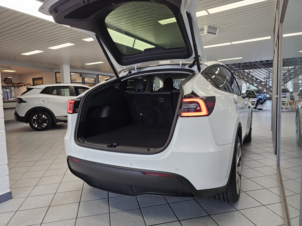 Tesla Model Y – Foto 2
