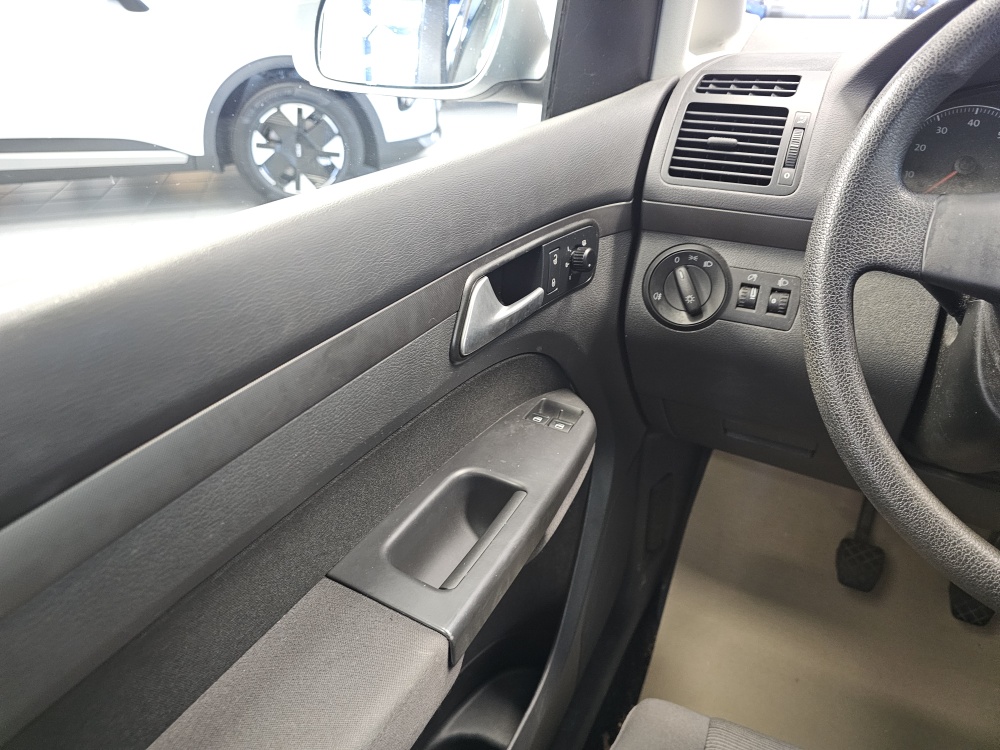 VW Touran – Foto 9