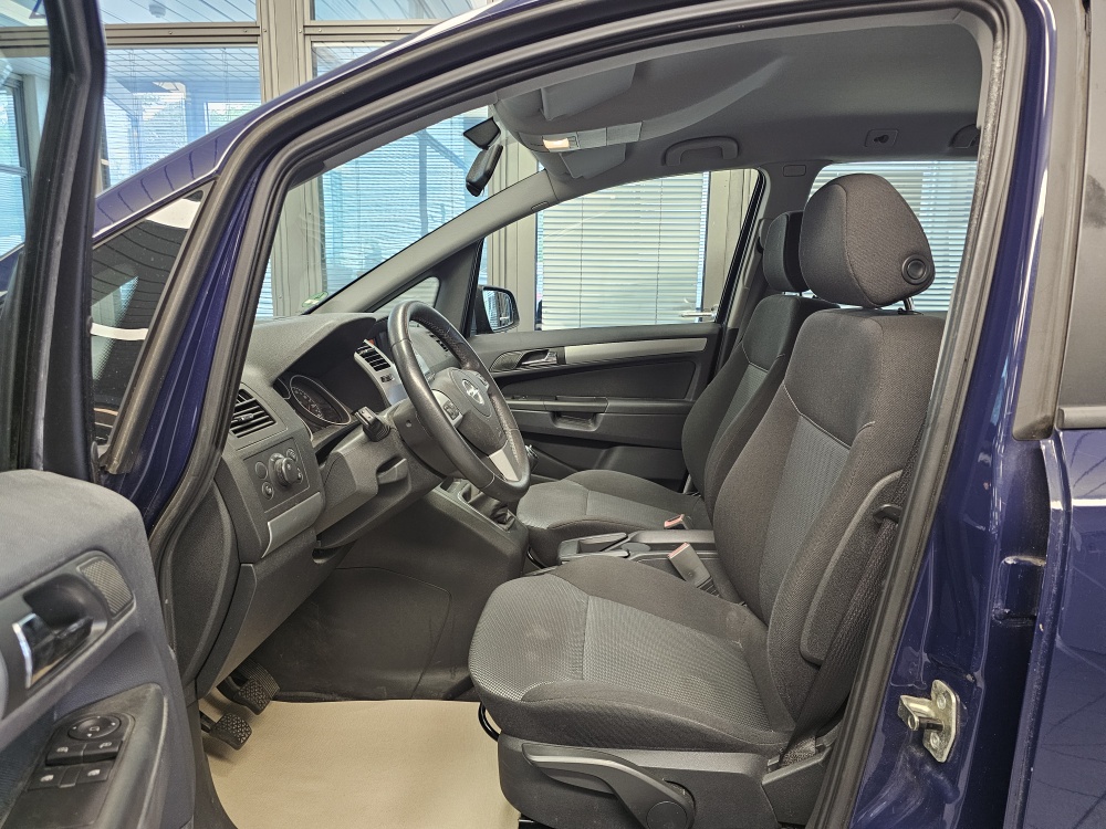 Opel Zafira – Foto 16