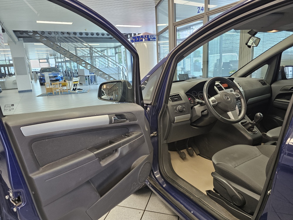 Opel Zafira – Foto 17