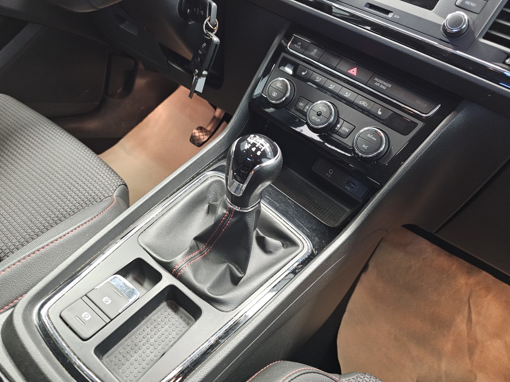 Seat Leon Sportstourer  ST – Foto 6