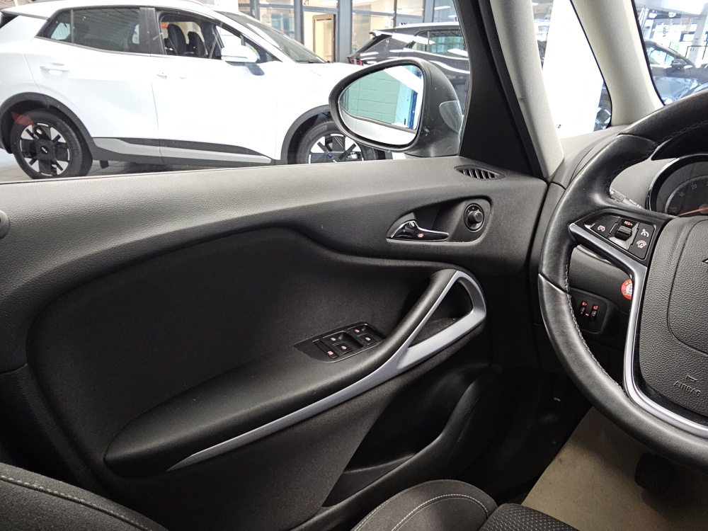Opel Zafira Tourer – Foto 15