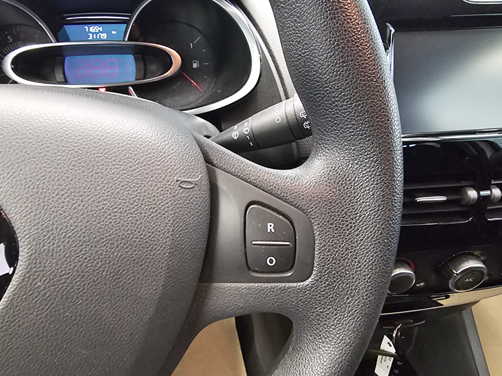 Renault Clio – Foto 11