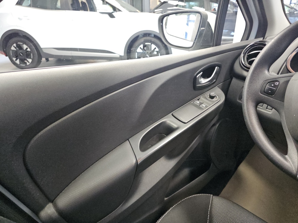 Renault Clio – Foto 13