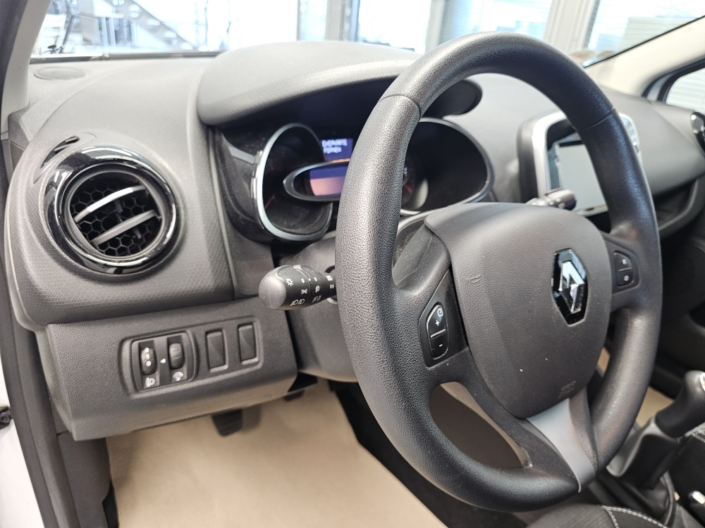 Renault Clio – Foto 15