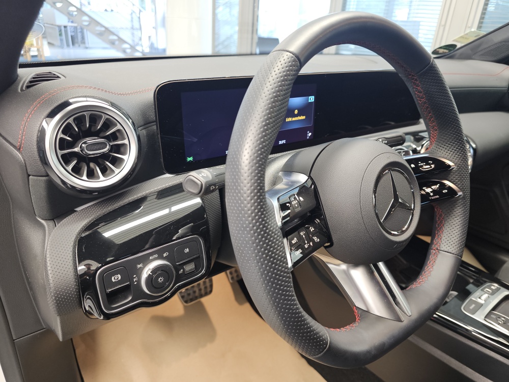 Mercedes-Benz CLA 200 – Foto 23
