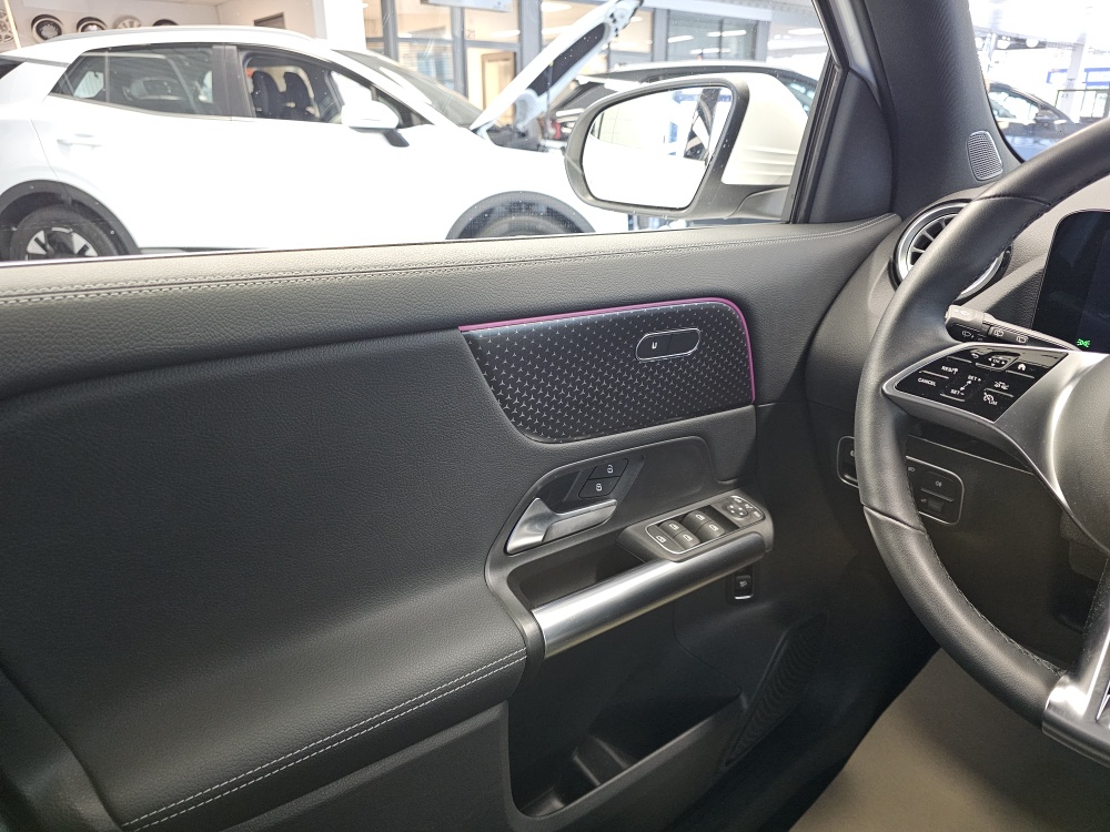 Mercedes-Benz EQA 250+ – Foto 24