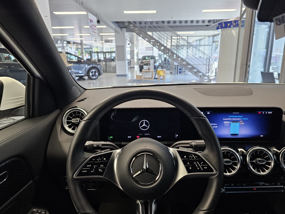 Mercedes-Benz EQA 250+ – Foto 26