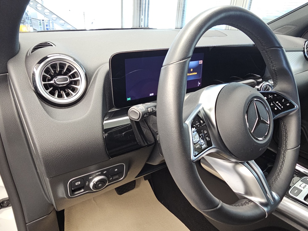 Mercedes-Benz EQA 250+ – Foto 27