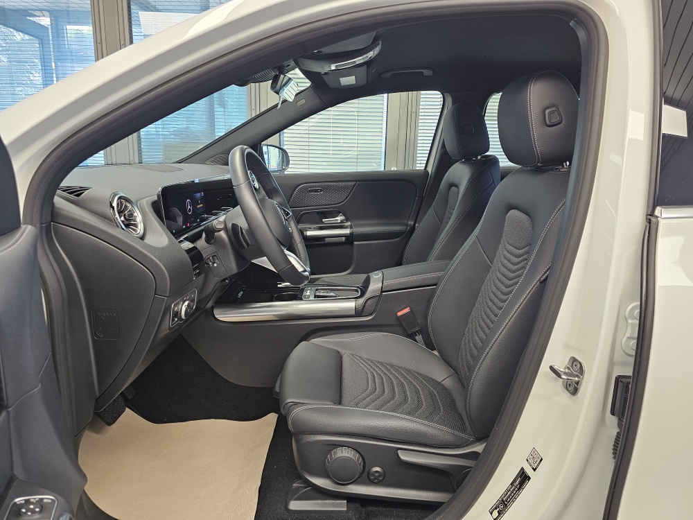 Mercedes-Benz EQA 250+ – Foto 29